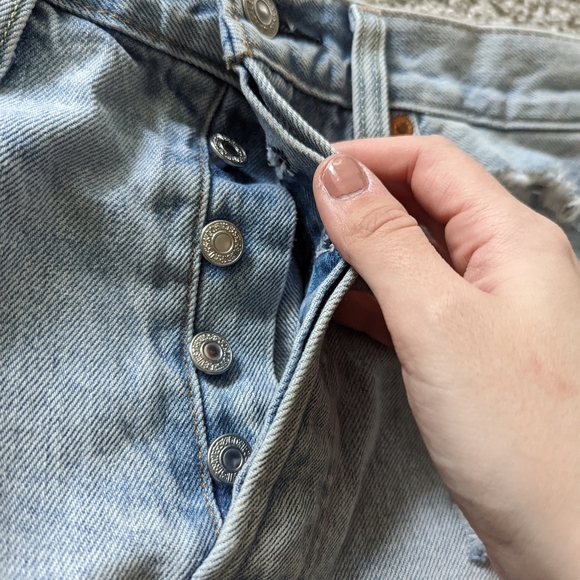 Levi's Distressed Jean Skirt - Picture 4 of 6